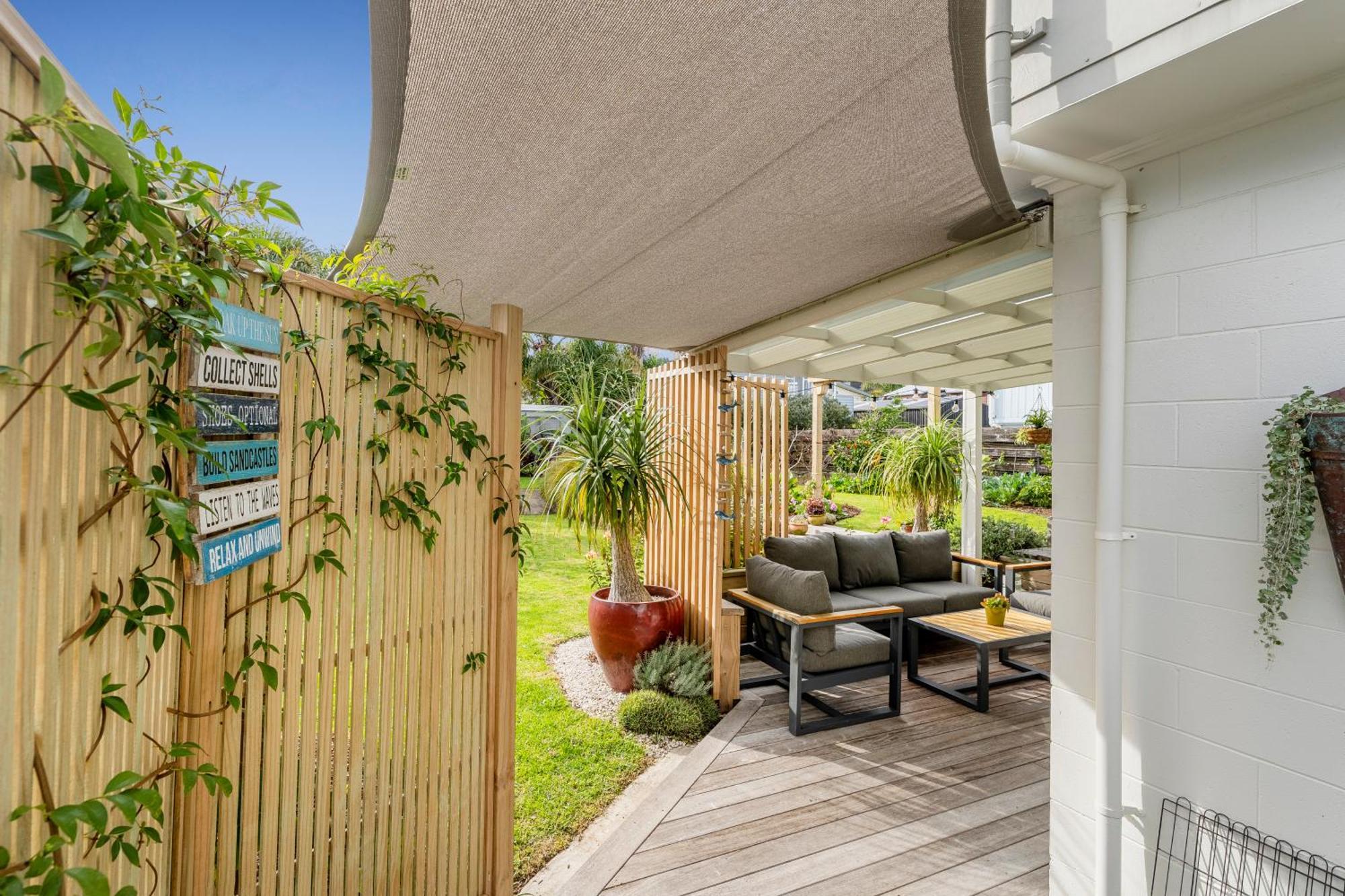 Coast Awhile - Whangamata Holiday Home Екстериор снимка