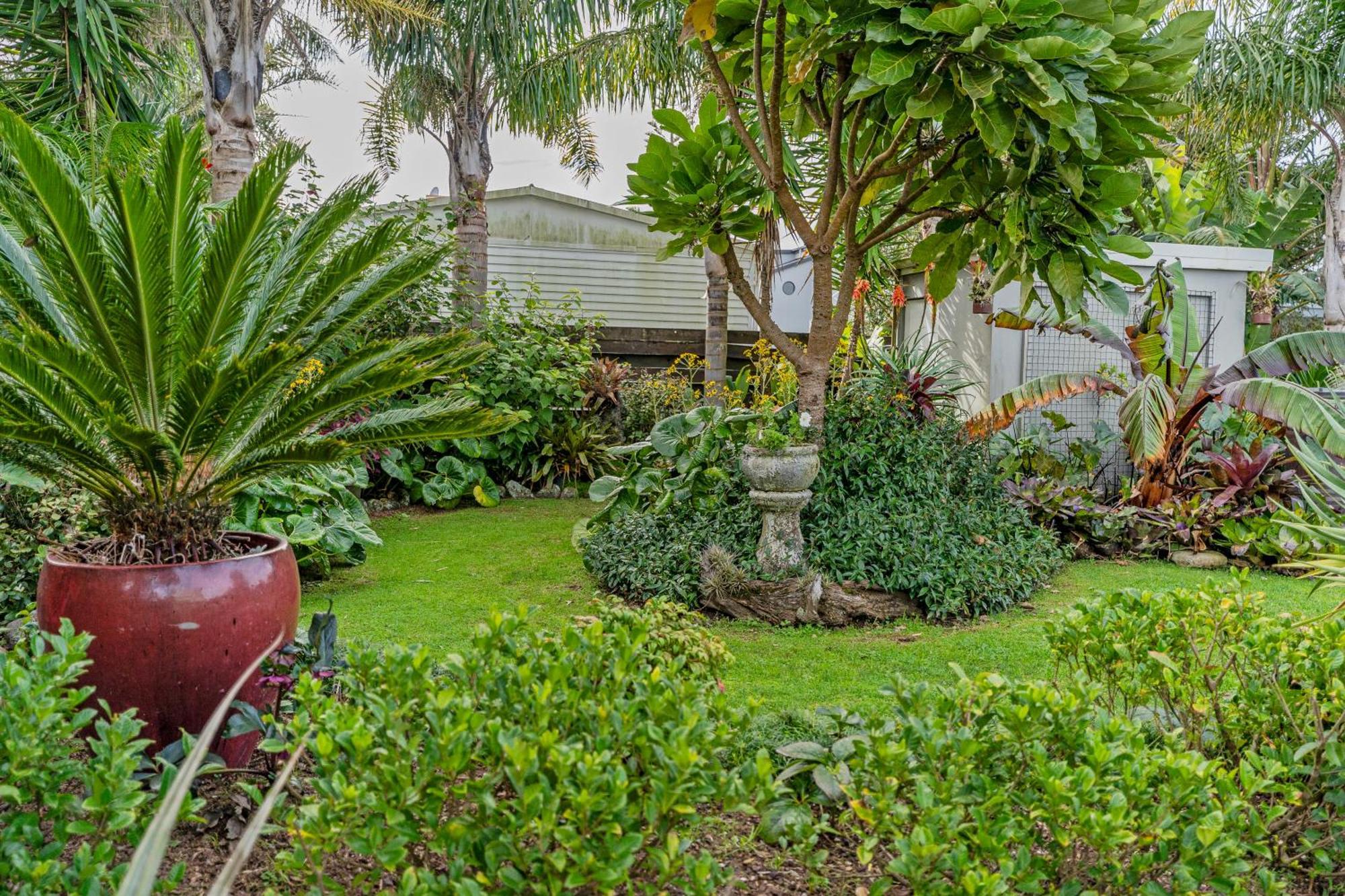 Coast Awhile - Whangamata Holiday Home Екстериор снимка