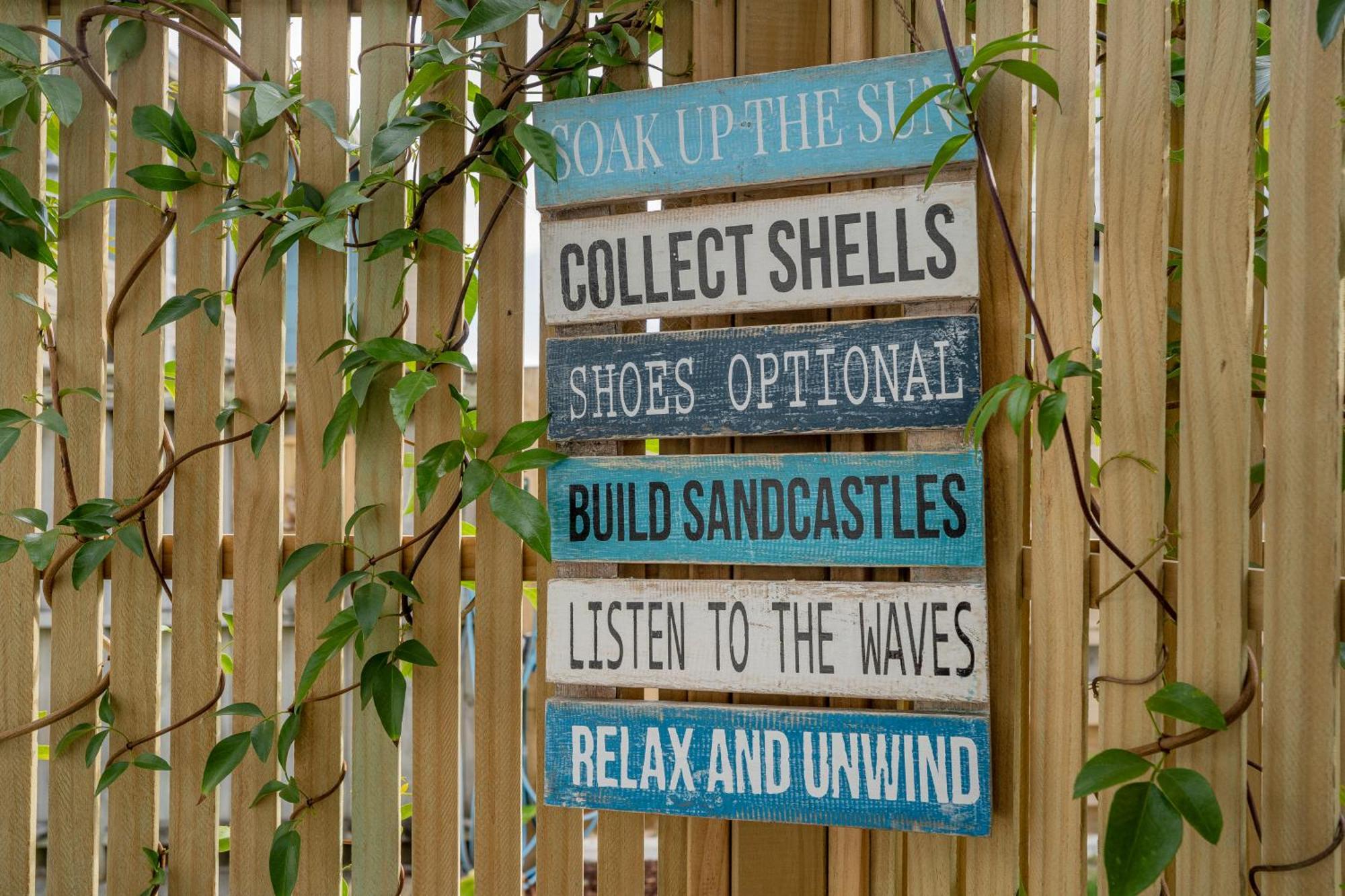 Coast Awhile - Whangamata Holiday Home Екстериор снимка